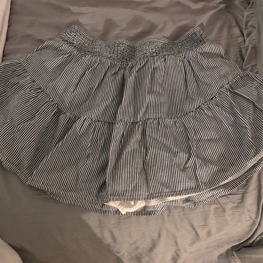 NEW WITH TAGS American Eagle Blue and White Striped Skort